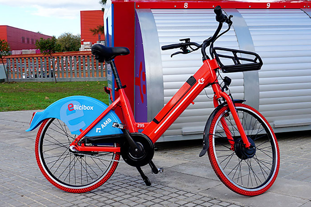 ambici e bicibox amb tmb bicicletes electriques