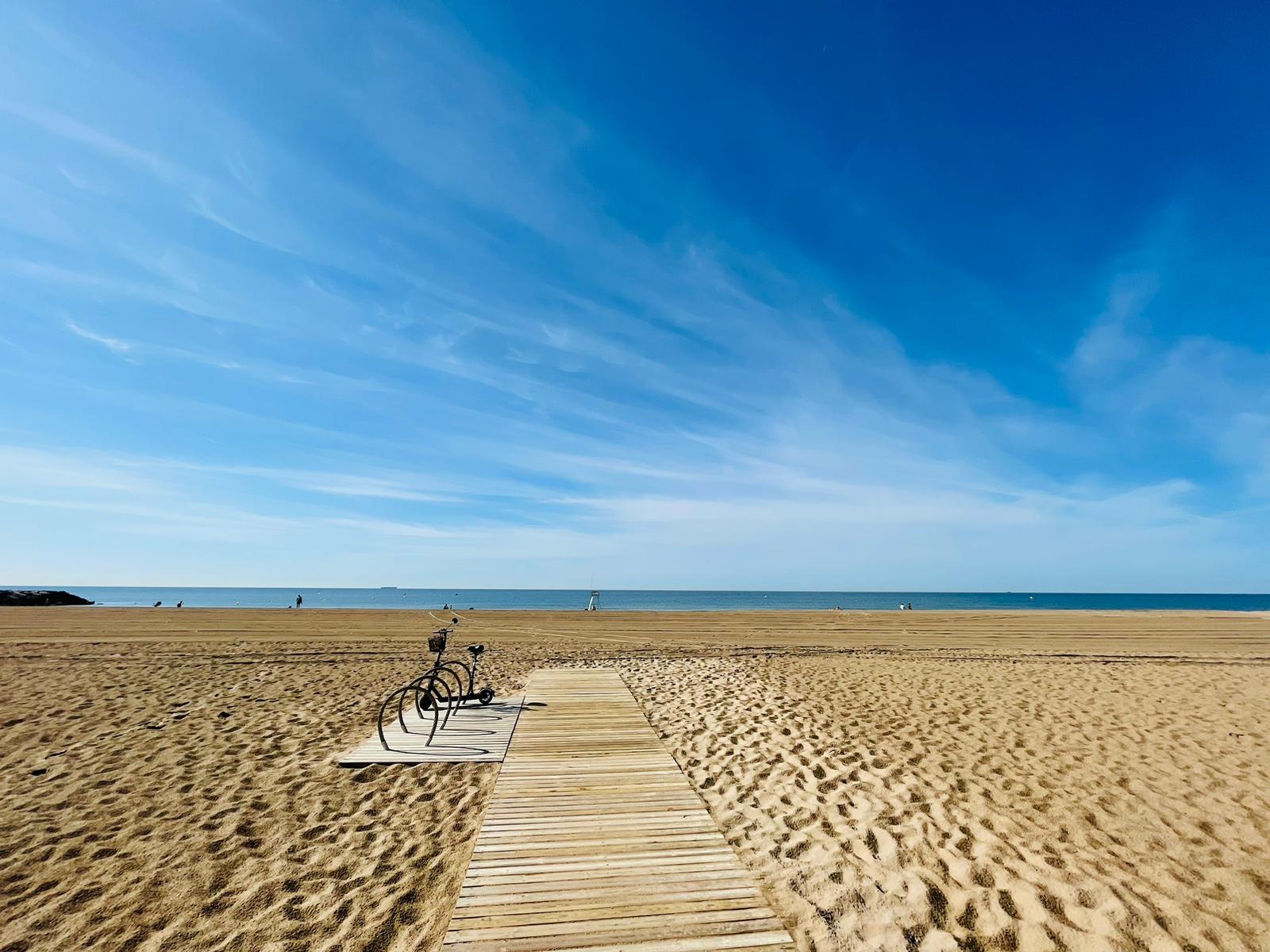 Aparcaments per a bicis a la platja de la Murtra