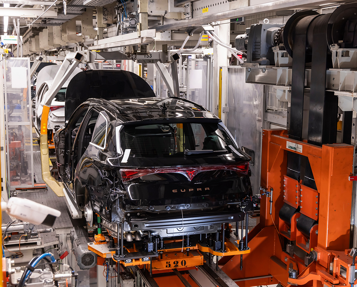 Production of the new CUPRA Formentor and CUPRA Leon begins in Martorell as the next step in the factory s historic transformation 01 HQ