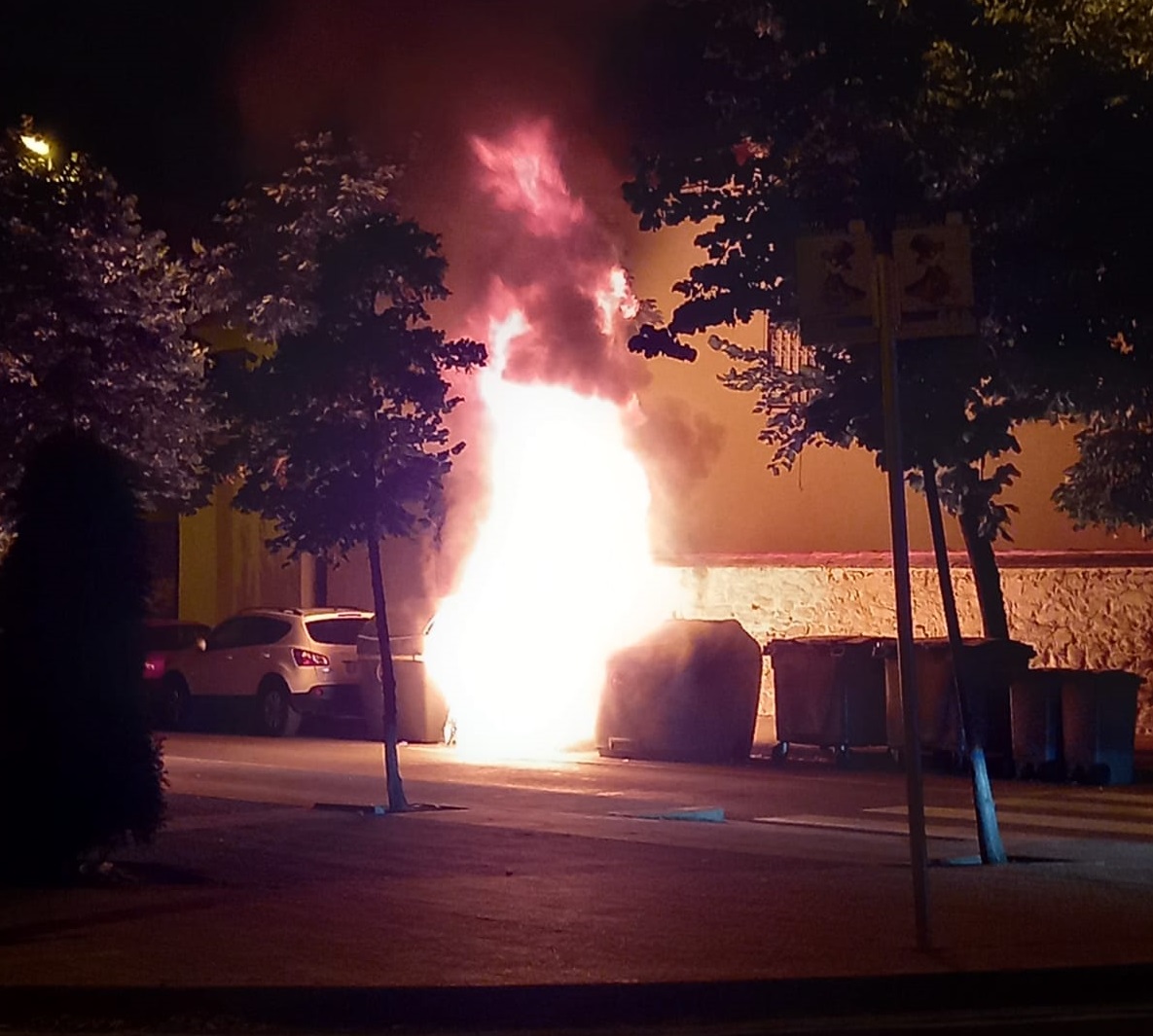 Contenidors prat crema