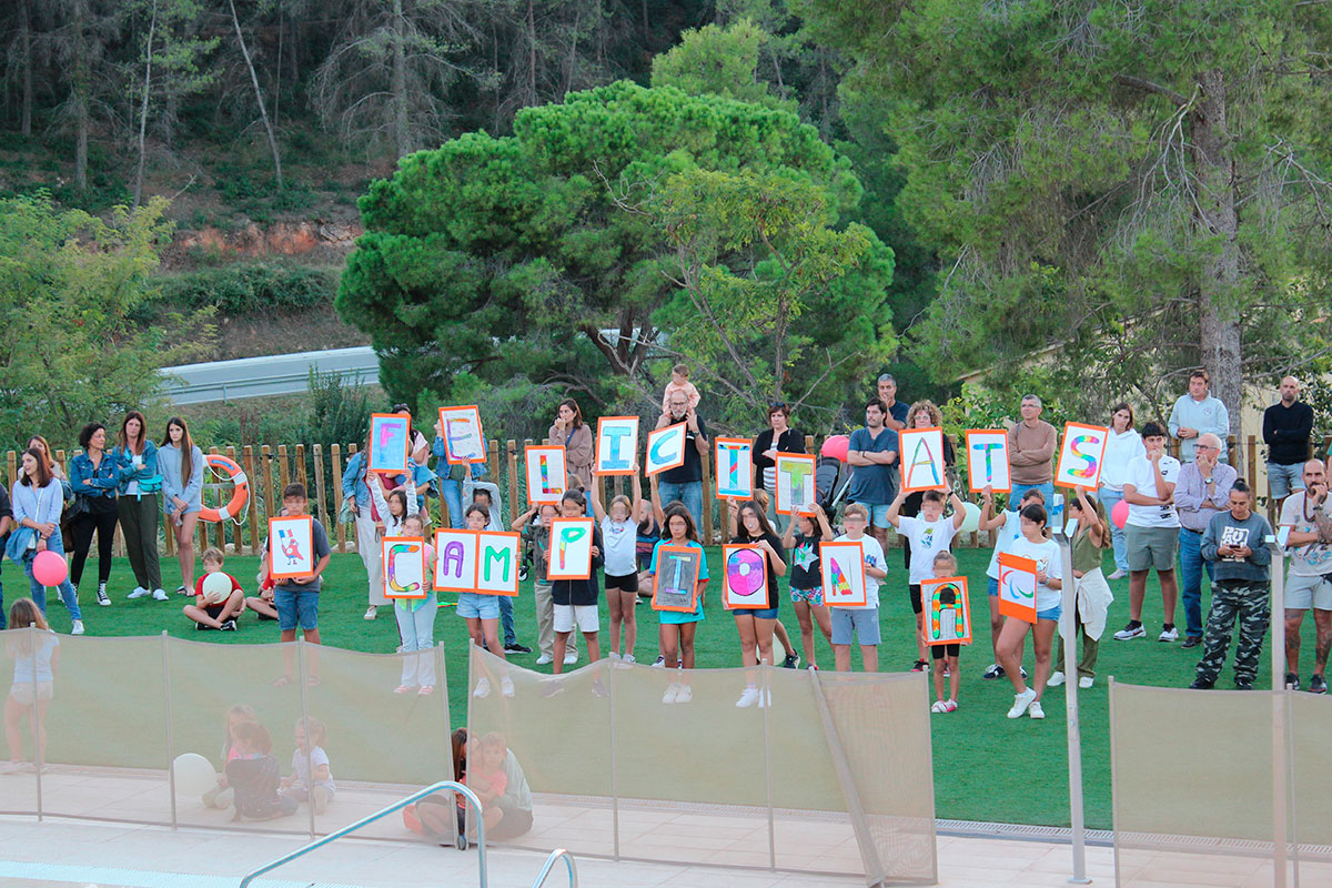 Benvinguda Nuria Marques i placa nom piscina 172 