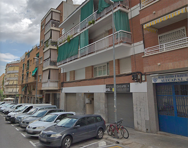 SUCCESSOS: Incendi en la cuina d’un pis del carrer del Roure de Viladecans amb tres intoxicats 