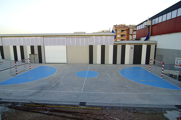 ESPORTS: La pista exterior del poliesportiu de Sant Josep de Sant Vicenç portarà el nom d'una dona del barri 