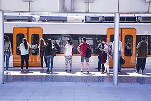 SOCIETAT: Els usuaris de la línia Llobregat-Anoia valoren favorablement el servei de Ferrocarrils