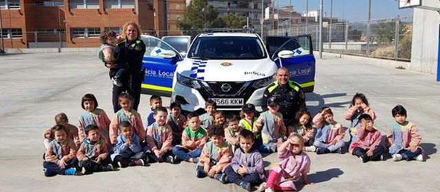 SOCIETAT: La Policia Local de Sant Feliu participa en un projecte formatiu per a infants de P4