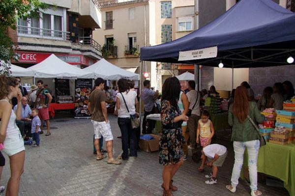 SOCIETAT: Firaestoc, Firatapes i Firaesport torna a omplir de vida i de producte de proximitat el centre de Sant Vicenç 