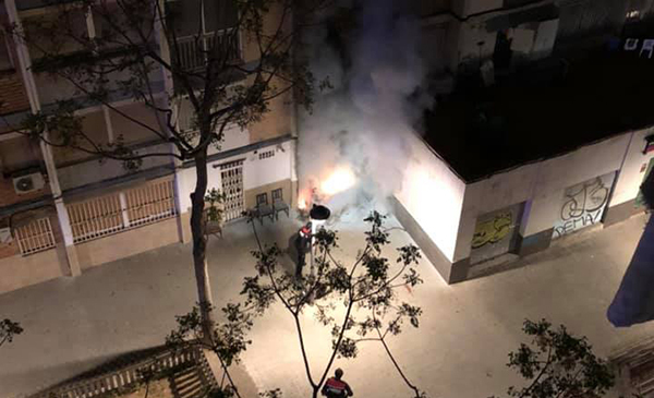 SUCCESSOS: Intoxicat un home en un incendi en un habitatge a Cornellà de Llobregat