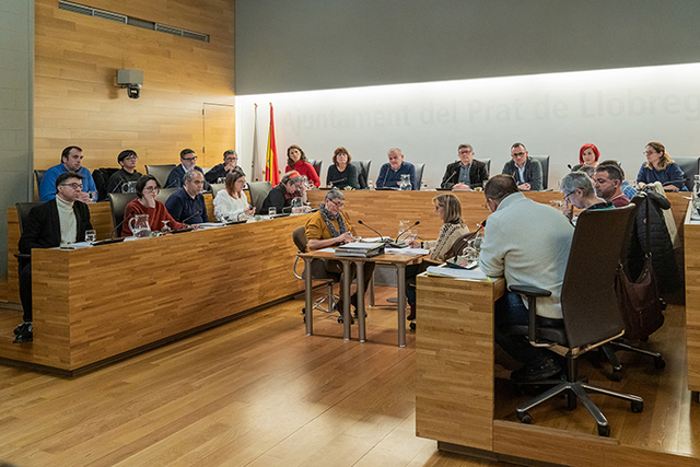 El darrer Ple municipal del Prat, celebrat el dimecres 3 d'abril, va aprovar per unanimitat la proposta de protocol entre l'Ajuntament i la Generalitat per impulsar una nova residència i centre de dia públics per a gent gran a la ciutat