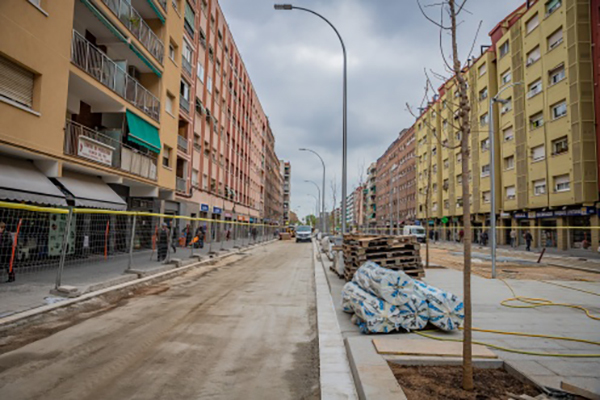 SOCIETAT: El carrer Verge de Montserrat del Prat es comença a asfaltar a partir d’aquesta setmana