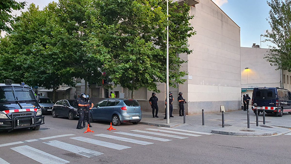 SUCCESSOS: Ampli dispositiu policial contra el tràfic de drogues al barri de Sant Cosme del Prat i a Ca n'Amat d'Abrera