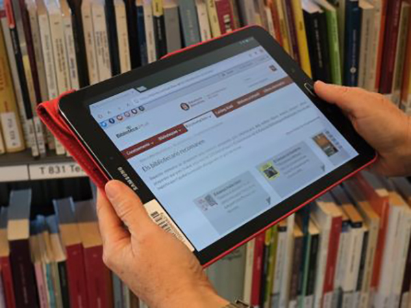TECNOLOGIA: Sant Joan Despí posa en marxa un servei de préstec de tauletes a les biblioteques 