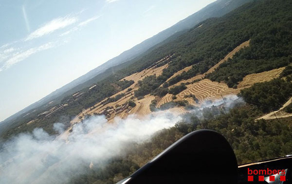 SUCCESSOS: Cremen 8.600 metres quadrats de vegetació en un incendi a Collbató