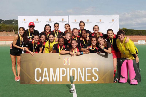 ESPORTS (HOQUEI HERBA): El Castelldefels Hockey Club, campió de Primera Femenina