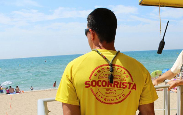 SOCIETAT: El servei de Salvament i Socorrisme a la platja de Castelldefels es manté actiu els caps de setmana
