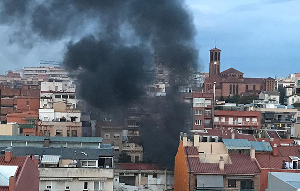 SUCCESSOS: Incendi sense ferits en un pis de Cornellà de Llobregat