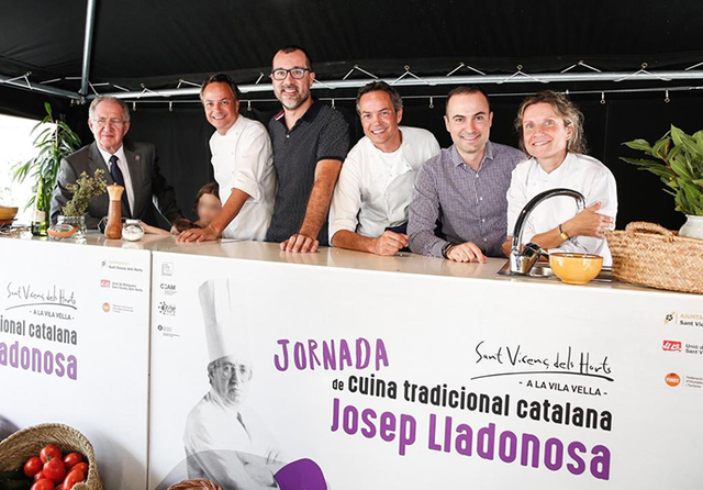 Al llarg de tot el dia hi va haver xerrades i sessions de cuina en directe amb receptes de cuina tradicional catalana del xef Lladonosa