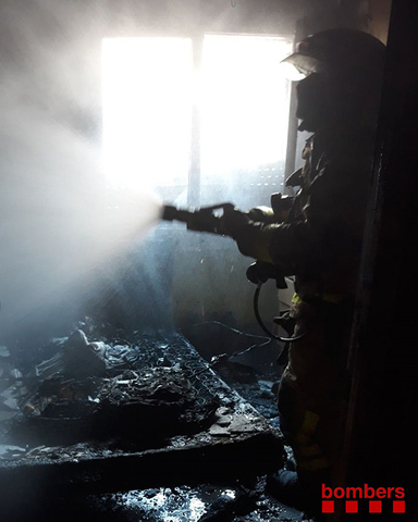 SUCCESSOS: Una dona de 80 anys ferida greu en un incendi en un pis de Ciutat Cooperativa de Sant Boi