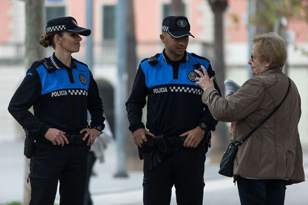 SOCIETAT: La Policia Local de Castelldefels alerta de casos d'estafa a gent gran 