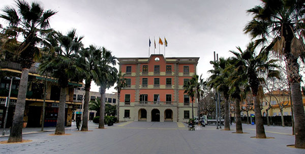 SOCIETAT: L'Ajuntament de Castelldefels suspèn temporalment el cobrament de serveis municipals i agilitza pagar a proveïdors