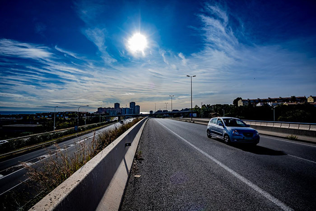 SOCIETAT: El passat dissabte a la tarda va baixar un 53% el trànsit de sortida de l’àrea metropolitana de Barcelona 