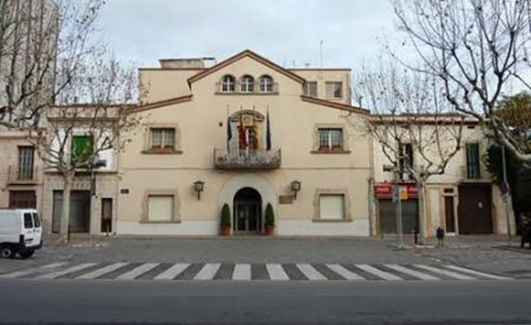 SOCIETAT: L’Ajuntament d’Esplugues suspèn els impostos i rebuts de serveis municipals 