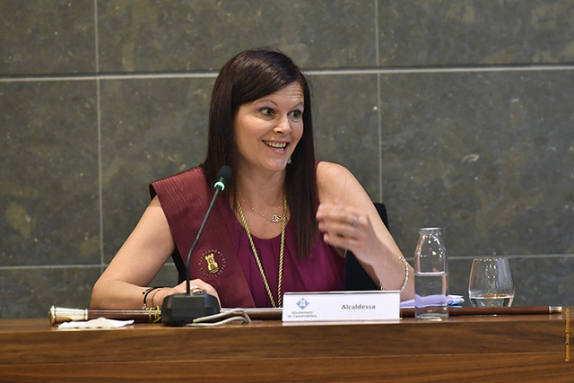 Maria Miranda, alcaldessa de Castelldefels, es defèn de les acusacions