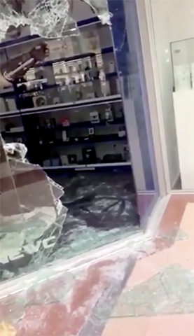SUCCESSOS: Temptativa amb robatori en un establiment de telèfons al Llobregat Centre de Cornellà