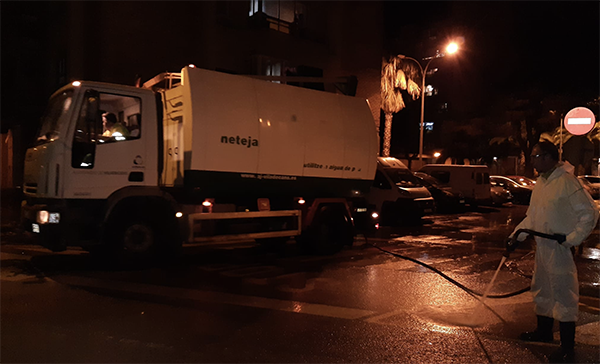 SOCIETAT: L’Ajuntament de Viladecans crea un nou servei de baldeig desinfectant nocturn dels carrers