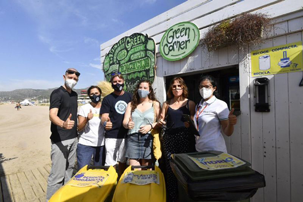 MEDI AMBIENT: El sector de l'hostaleria de Castelldefels participa en una campanya per reciclar més vidre