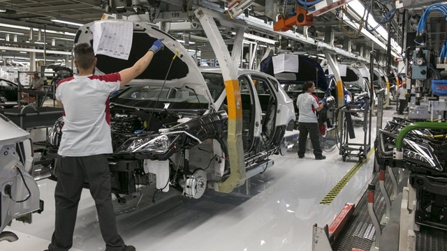 ECONOMIA: SEAT fabricarà tres dissabtes del mes de setembre per recuperar la producció