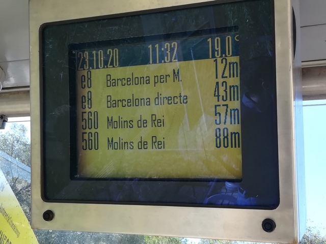SOCIETAT: Millores en la informació del panell en temps real a la línia de bus exprés e8 que comunica Corbera amb Barcelona