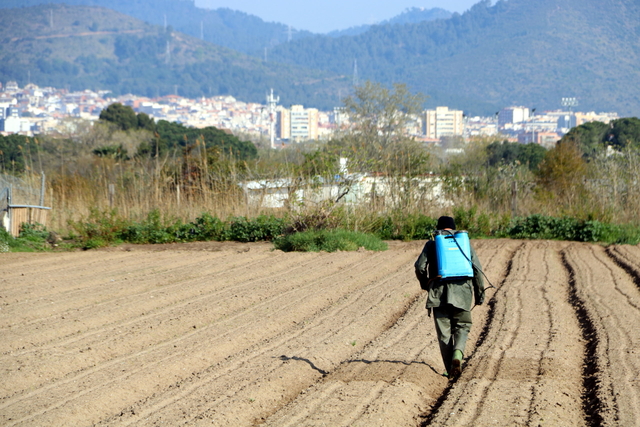 Els pagesos baixllobregatins critiquen la ubicació de la planta pel “mal encaix” al territori agrari