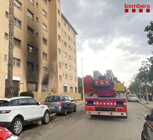 SUCCESSOS: Doble incendi en dos pisos de Sant Andreu de la Barca