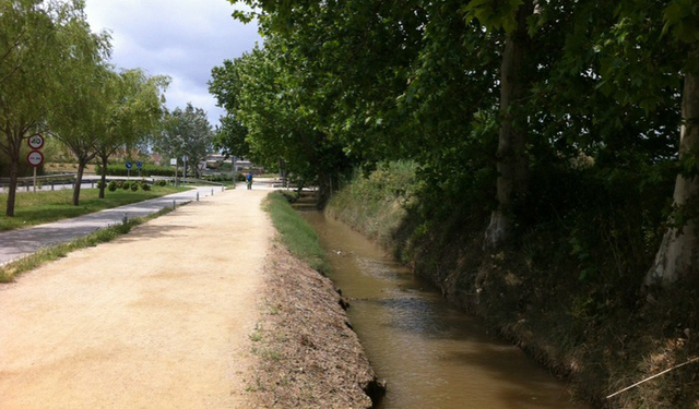 Els regants del Canal de la Dreta del riu Llobregat alerten que la societat mixta Aigües de Barcelona (Agbar) vol augmentar les captacions d'aigua de l'aqüífer de la Vall Baixa i delta del Llobregat