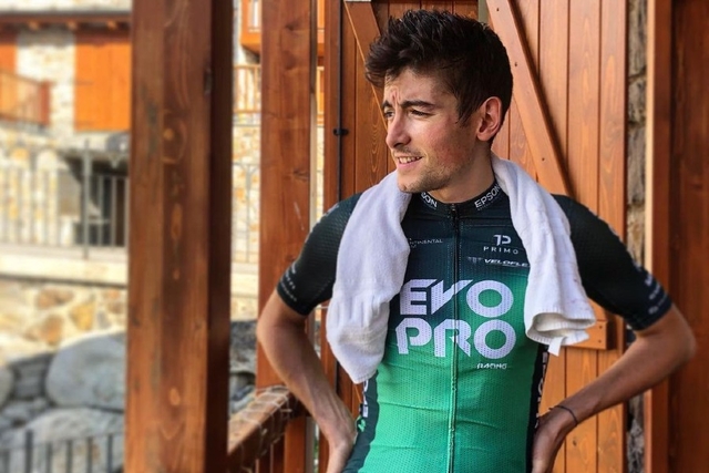ESPORTS (CICLISME): El ciclista beguetà Bernat Font renova per l'equip irlandès EvoPro Racing