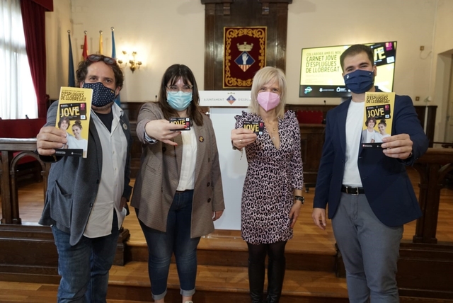 SOCIETAT: Esplugues, primer municipi del Baix Llobregat que disposa de Carnet Jove gràcies a l'acord amb l'Agència Catalana de la Joventut