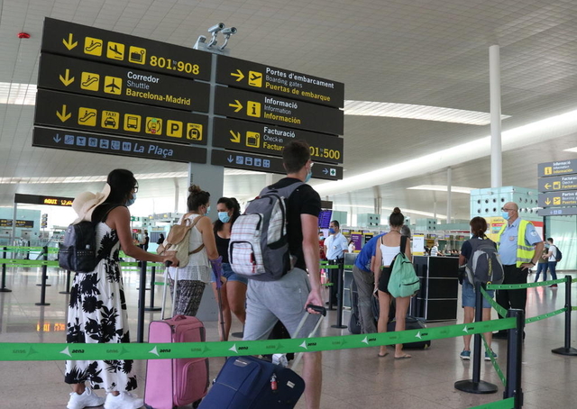 SOCIETAT: L’Aeroport del Prat va registrar un 89,3% menys de passatgers que el 2019
