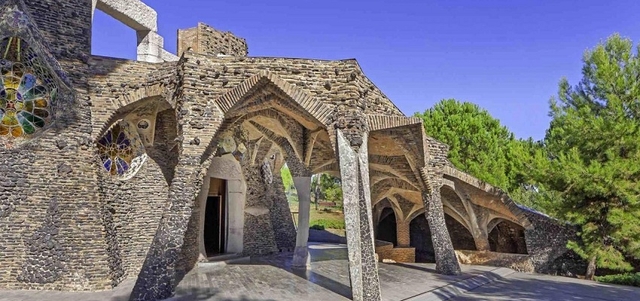 La Cripta de la Colònia Güell, a Santa Coloma de Cervelló
