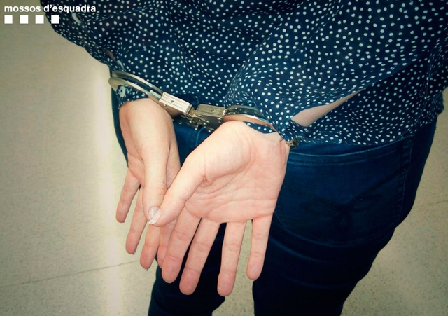 SUCCESSOS: Detinguda una dona que va apunyalar ahir la seva parella sentimental a Martorell