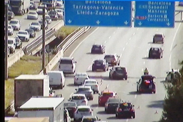  SOCIETAT: Trànsit preveu la sortida de 430.000 vehicles de l’àrea metropolitana de Barcelona