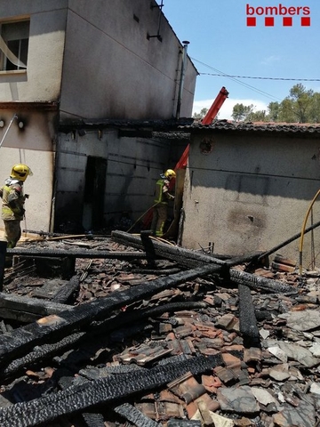 SUCCESSOS: S’incendia la cuina d’una casa a Cervelló