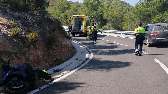 Segons ha informat el Servei Català de Trànsit (SCT), l'accident va passar al voltant de les 15.11 hores