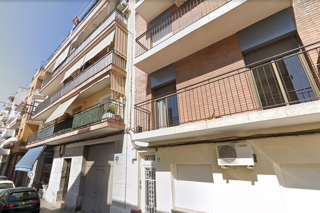Mor una dona en un incendi en un pis al Prat de Llobregat 