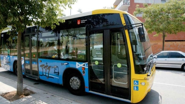 UGT I CCOO carreguen contra la nova operadora de l’autobús al Baix
