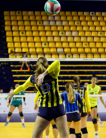 ESPORTS (VOLEIBOL, SUPERLLIGA FEMENINA 2): Derrota ajustada del CV Esplugues a casa