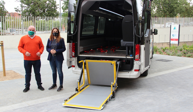 S’amplia el servei de transport adaptat a dotze municipis del Baix