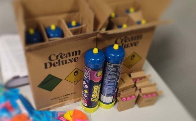 SUCCESSOS: La Policia Local de Castelldefels intervé bombones d'òxid nitrós per consum a zones d'oci 