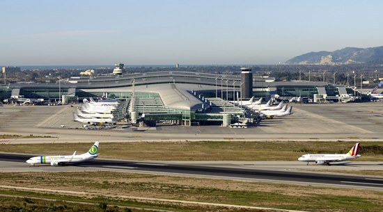 L’Aeroport Barcelona-El Prat perd pes internacional amb un 26% menys