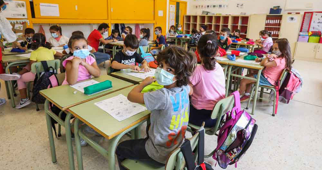Dilluns s’elimina els cribratges per Covid en els alumnes baixllobregatins