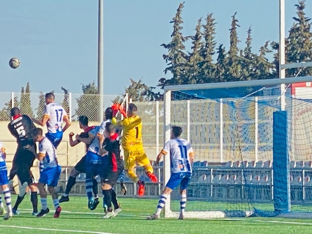 ESPORTS (FUTBOL, SEGONA RFEF): El Prat cau a domicili